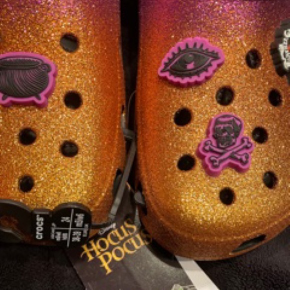 Disney Hocus Pocus Crocs Size 8 - Picture 4 of 4